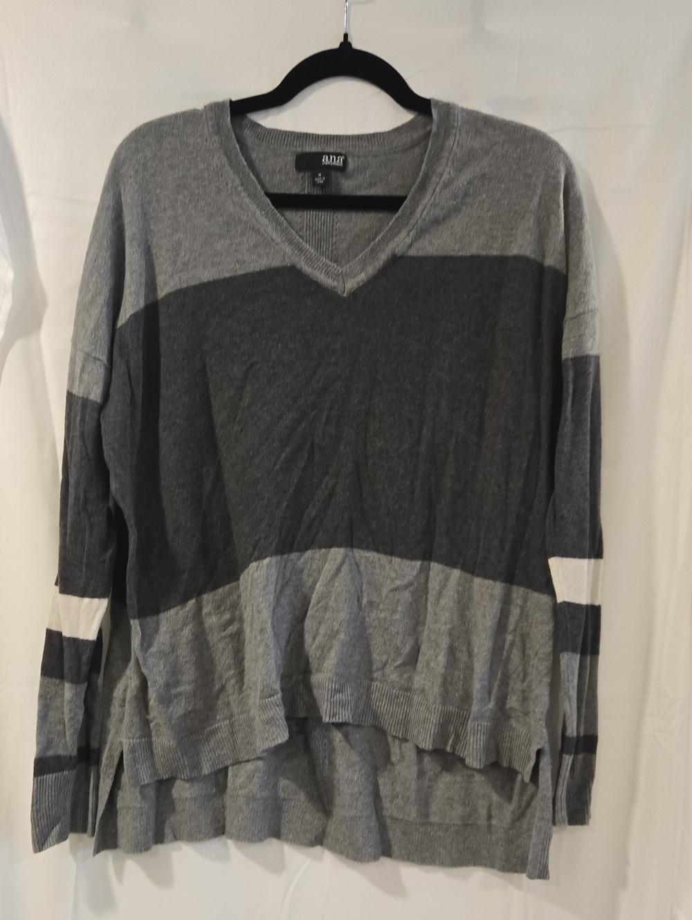 A.N.A Women's Two-Tone Gray V-Neck Sweater